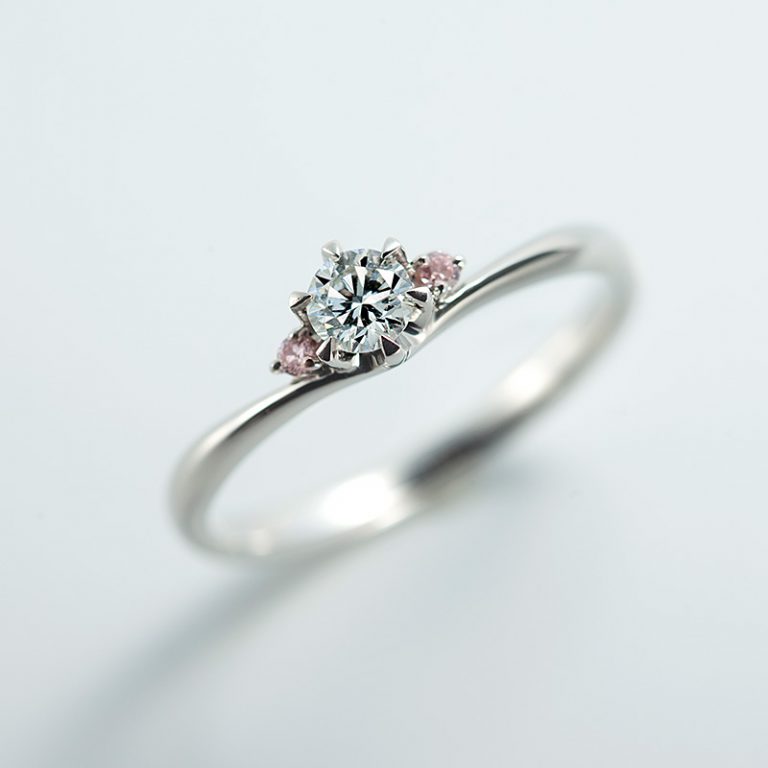 婚約指輪のデザインはダイヤのセッティングとフォルムで決まる！リングデザインのパターンのまとめ - ゆびわまとめ